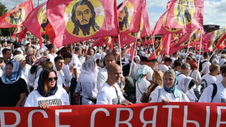 Литија у Москви – хиљаде вјерника испред Храма Христа Спаситеља