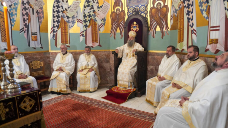 Патријарх Порфирије богослужио у храму Светог апостола и јеванђелисте Луке на Кошутњаку