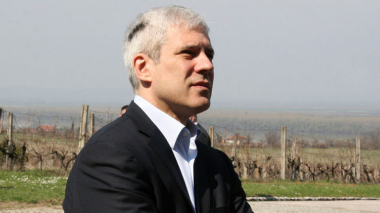 Бори се за Србију!