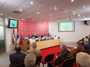 Београдској публици представљена књига „Срби на ветрометини“
