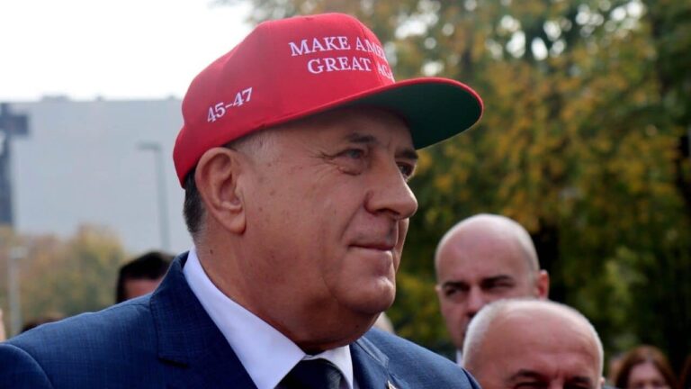 Њујорк Тајмс: Милионски уговори довели до укидања санкција Милораду Додику