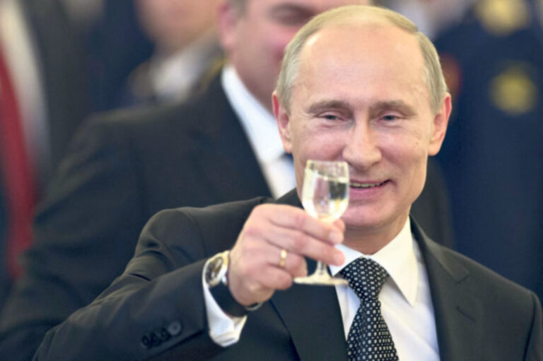 Владимиру Путину стижу честитке лидера из цијелог свијета