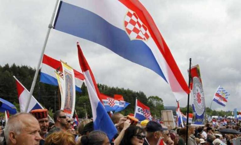 Национални лажови и њихове истине