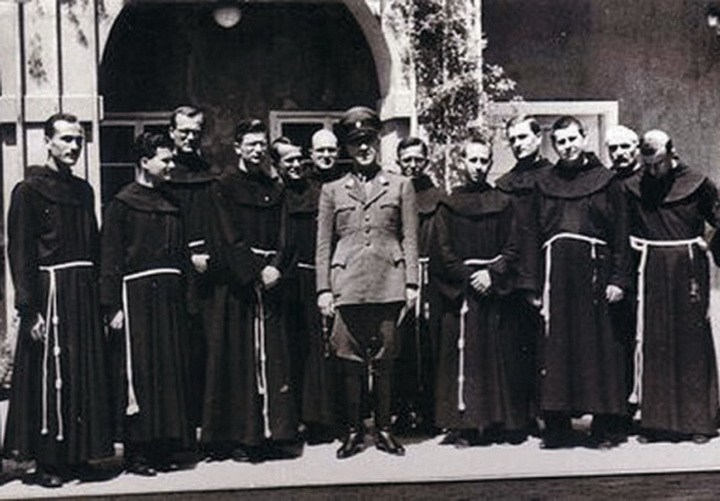 Анте Павелић је одликовао Алојзија Степинца