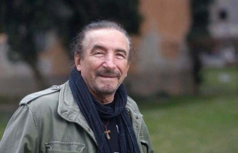 Жељко Бебек напустио „Бијело дугме“ због пјесме на албанском језику