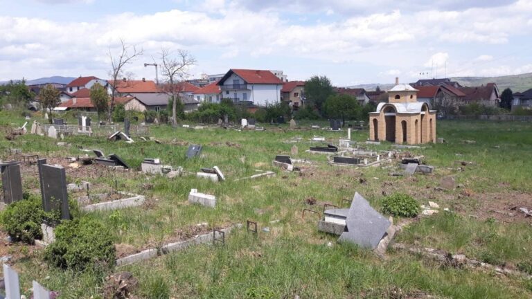 Гробови прадједовски без тамјана