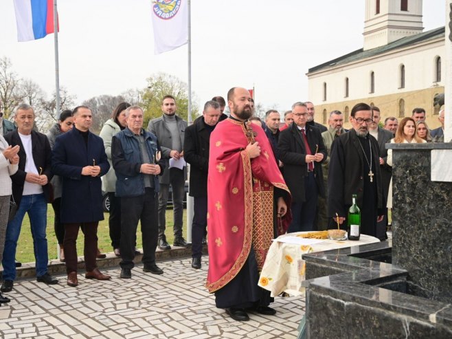 У Обудовцу служен парастос за 44 погинула борца ВРС и 33 цивилне жртве