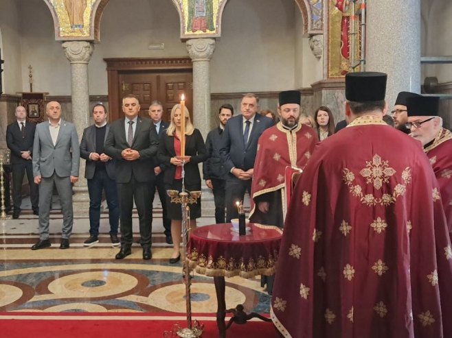 Званичници Републике Српске у Храму Христа Спаситеља на помену жртвама из Новог Сада
