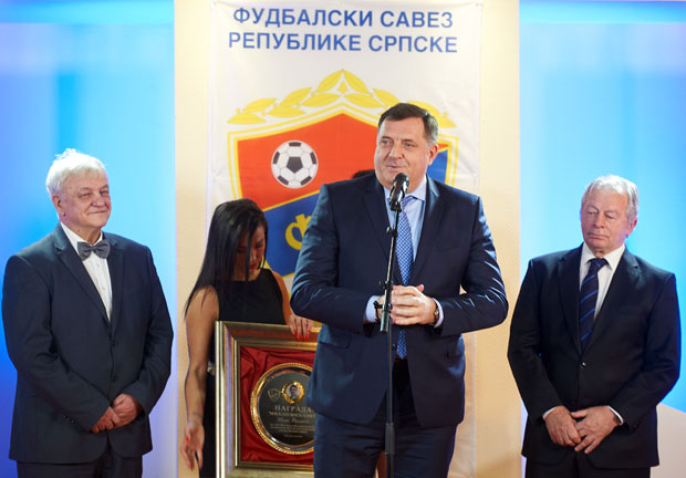 Додик и (У)став