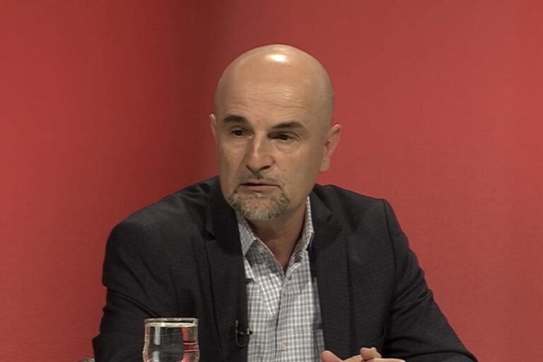 Фудбал и политика – опасни екстремизам професора Менсура Догана