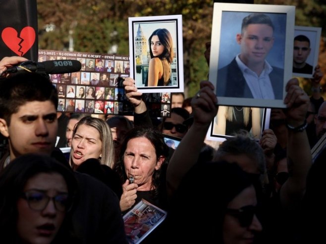 Више хиљада људи затражило правду за жртве пожара у ноћном клубу