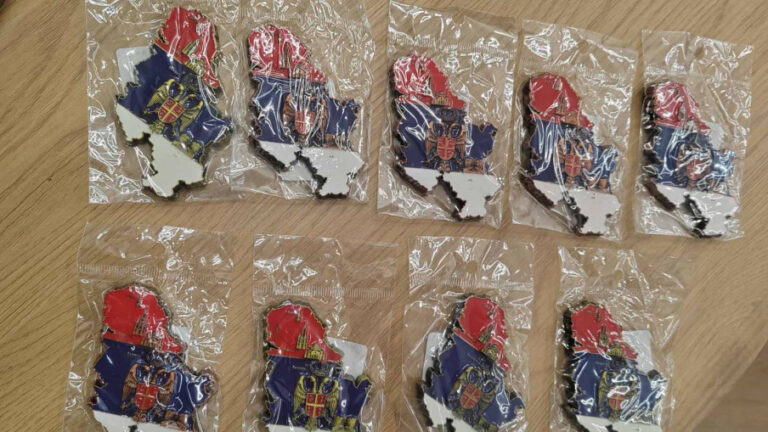 У Нишу спријечена продаја сувенира Србија без Косова и Метохије