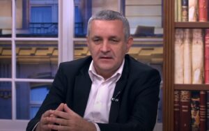 Дјеца и одрасли се санкају над српским костима у Гаравицама