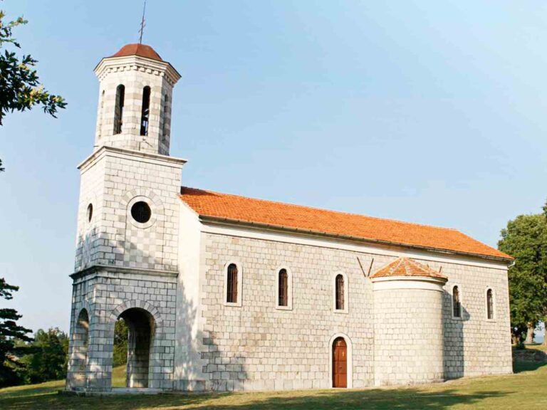 Косово је и Далмација – засијао чудесни симбол српског трајања Лазаревог вечног царства