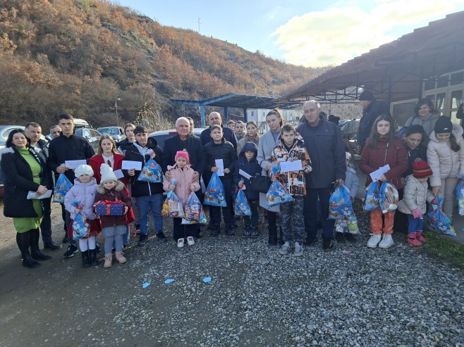 Одбор за помоћ Косову и Метохији подијелио 19 стипендија на Јарињу