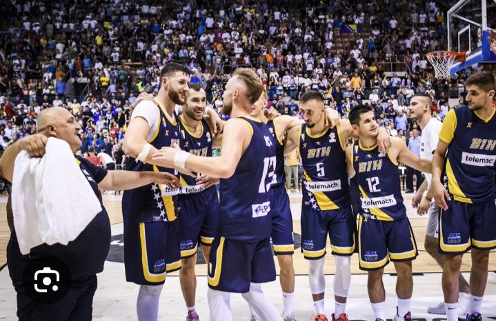 Бандити и примитивци су нас обрукали