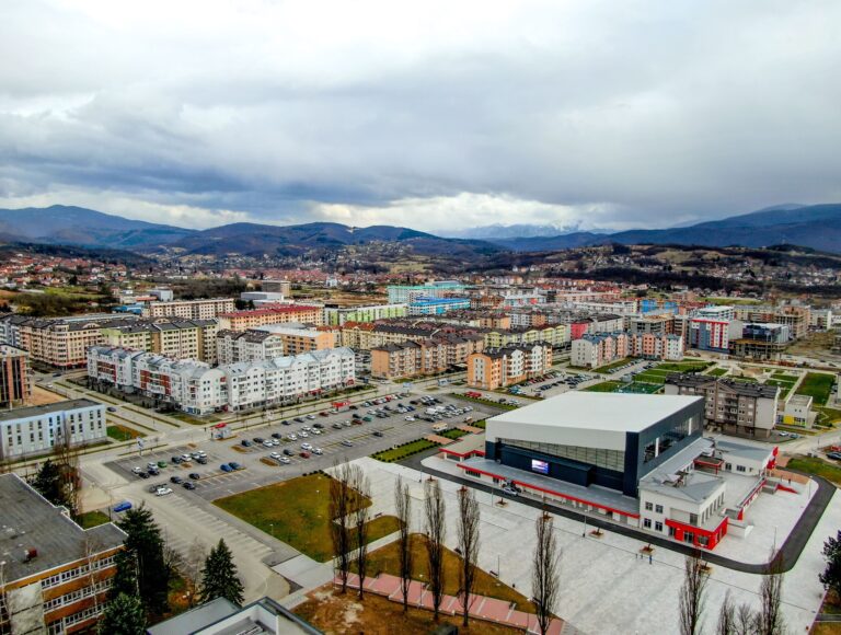 „Ко нас, ба, завади“ може проћи у личним односима, али у политичким никад
