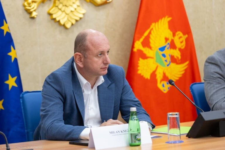 Милане, нисмо волови, него људи!