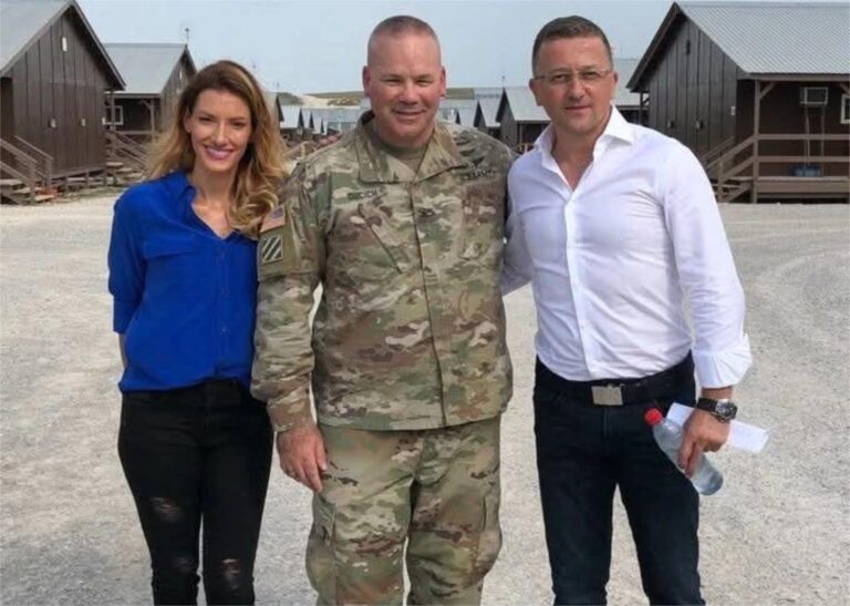 Ник Дучић командује искрцавањем на Гренланд?