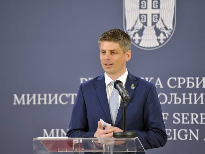 Неопходна уставна заштита српског језика у Црној Гори