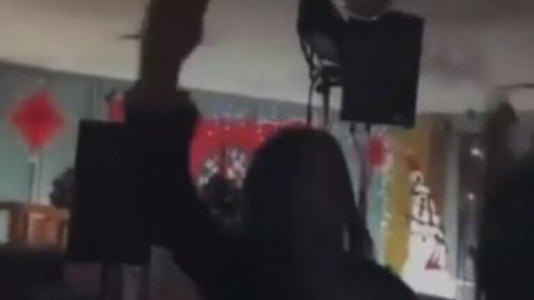 Млади Хрвати пјевају о клању Срба док Пицула глуми моралног арбитра