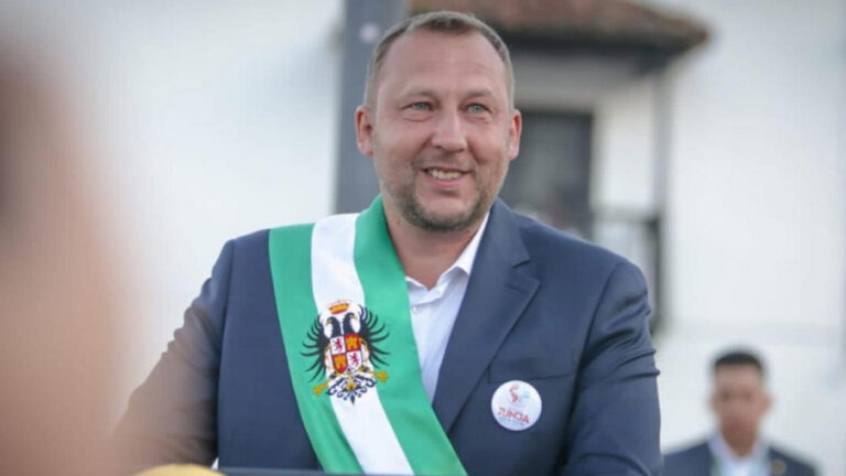 Рус планира да дође на власт у Колумбији