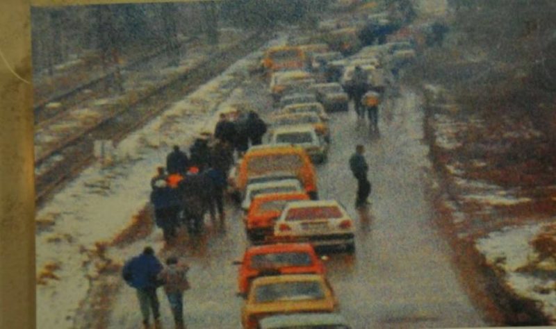 Колона живих и мртвих – 30 година од егзодуса Срба из Сарајева (видео)