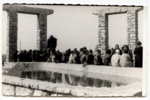 Споменик у Госпићу жртвама геноцида