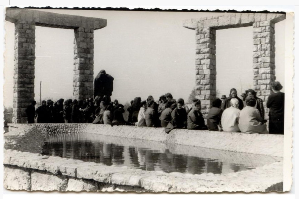 Споменик у Госпићу жртвама геноцида