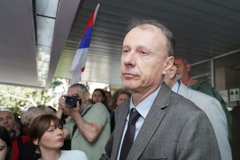 Подржавам захтјев ректора Владана Ђокића