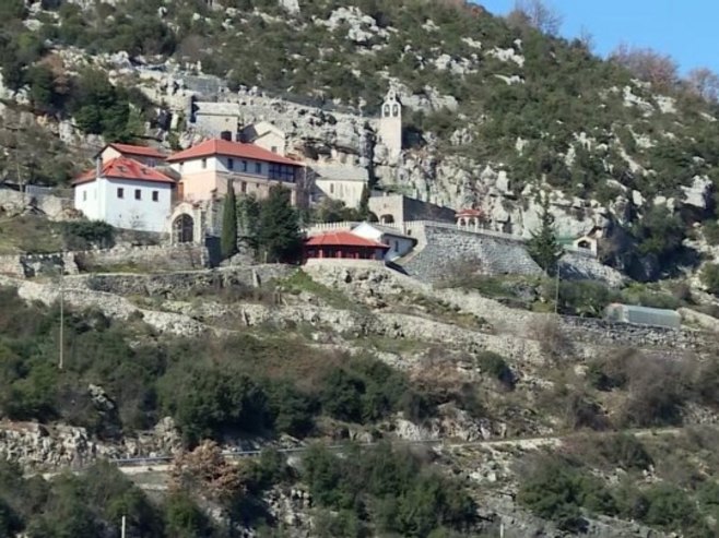 На удару и имовина Манастира Завала