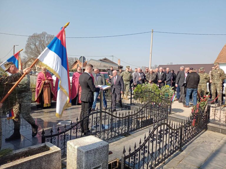 У Грбавици код Брчког обиљежене 33 година од масакра над 13 припадника Војске Српске