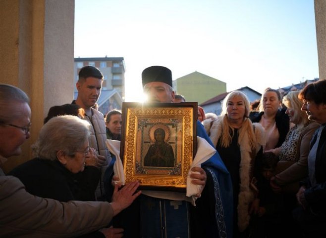 Чудотворна икона „Умекшање злих срца“ дочекана у Бијељини