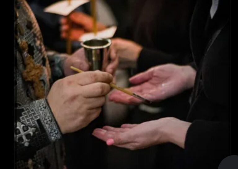 У сриједу света Тајна Јелеосвећења у храму Светог Василија Острошког у Бањалуци