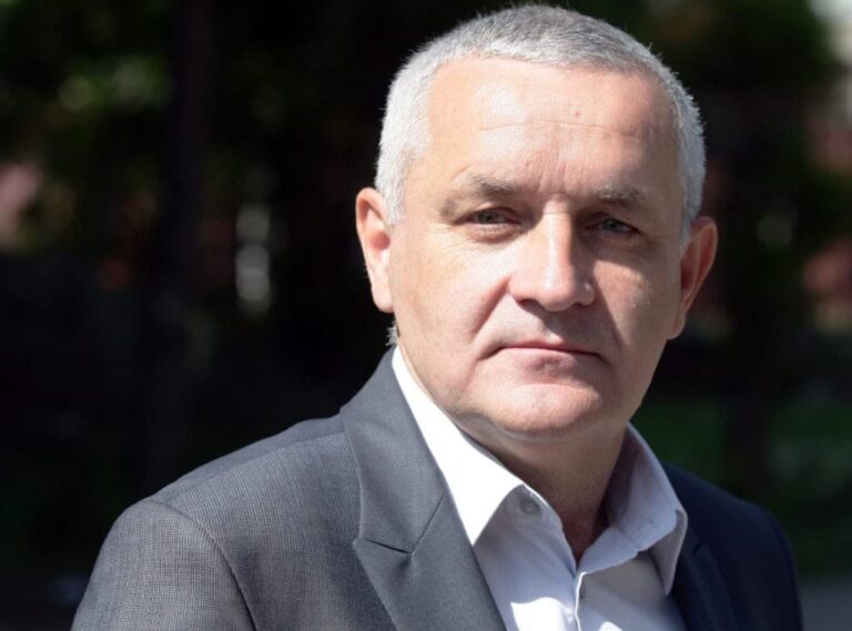 Осуђујем лаж хрватског пјевача Тонија Цетинског