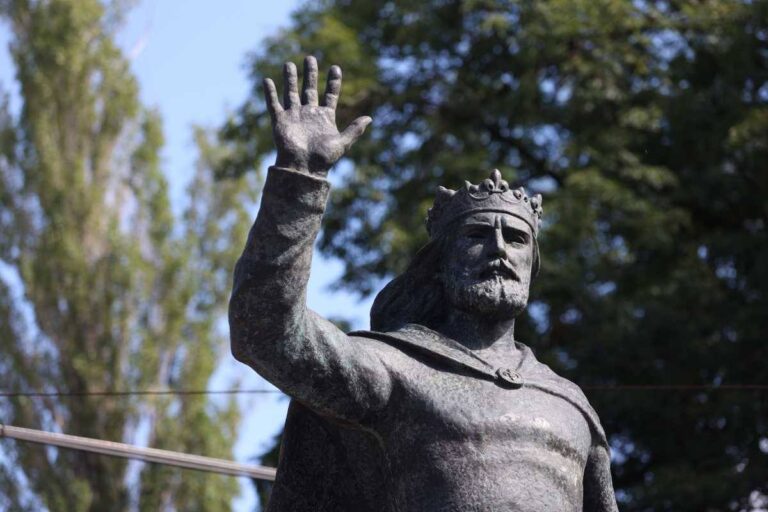 Трампов олош или сарајевски Милош?