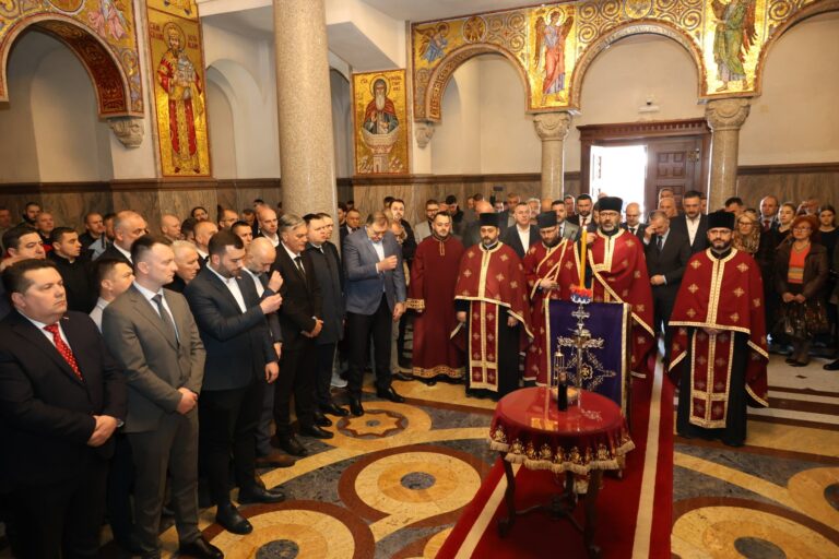 Молитвено сјећање у Храму Христа Спаситеља за жртве НАТО агресије; Не смијемо заборавити (видео)