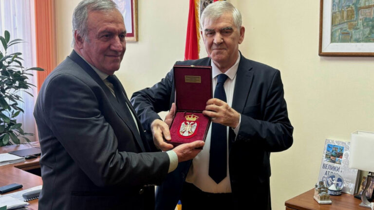 Србија захвална Флорину Патрочоју који је 1999. зауставио НАТО воз ка Југославији