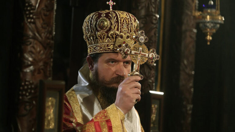 Док год распињу Вучића – знам да нам иде, његово распеће је наше васкрсење