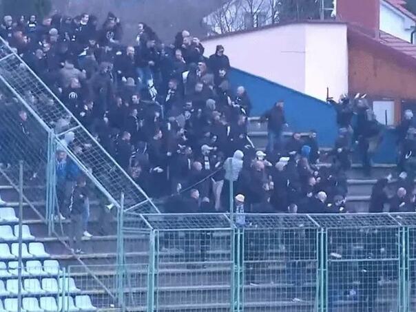 Кад су хулигани пречи и јачи од истине…