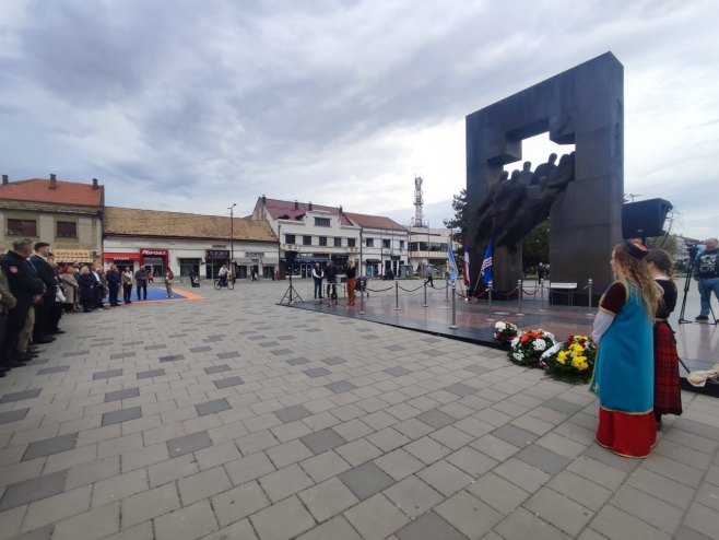 Обиљежене 33 године од страдања српских бораца и цивила на Теочаку и Мајевици