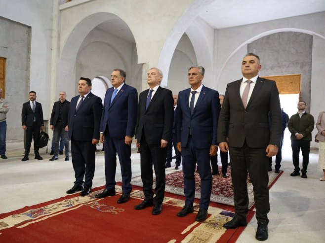 Делегације посјетиле Храм Преображења Господњег – симбол српског и руског народа