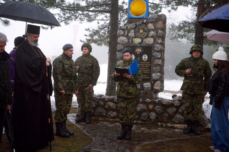 Епископ Исихије служио помен поручницима Жељку Савичићу и Синиши Радићу на Дивчибарама