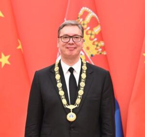 Пепељуга Европе и Челични Змај