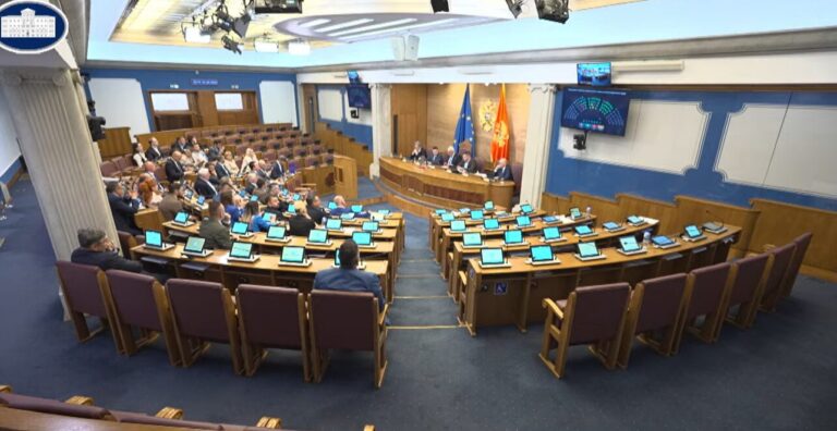 Срби разумију, али не схватају: Компромис увијек на српску штету?