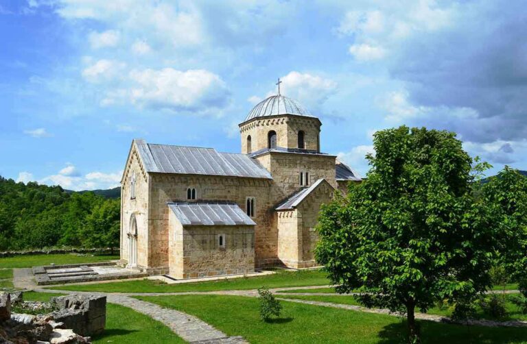 Како су и зашто сакривене мошти Јелене Анжујске…