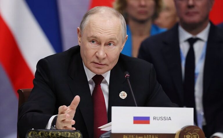 Путин на јубиларним сједницама Самита Русија – Асоцијацијација југоисточне Азије