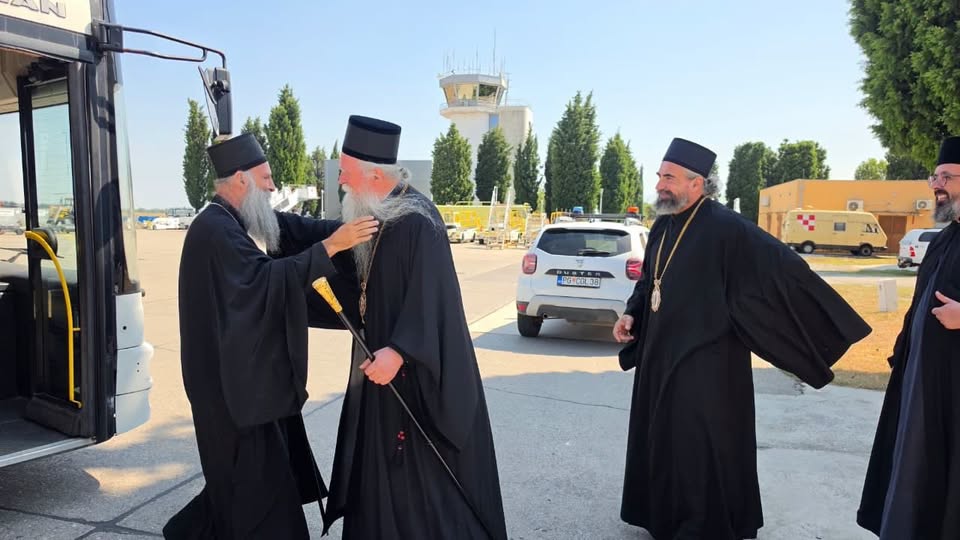 Патријарха Порфирија у Подгорици дочекали Митрополити Јоаникије и Методије