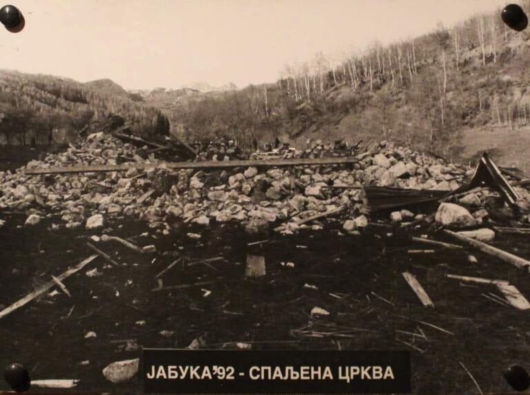 Масакр у мјесту Јабука код Фоче