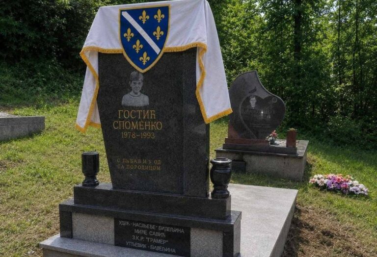 Када се скрнављење српских споменика сматра успјехом